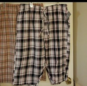 4x capris $10 for both